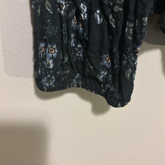 A.N.A. Long sleeved blouse. Size 0X. Dark green, floral. - Picture 4 of 9